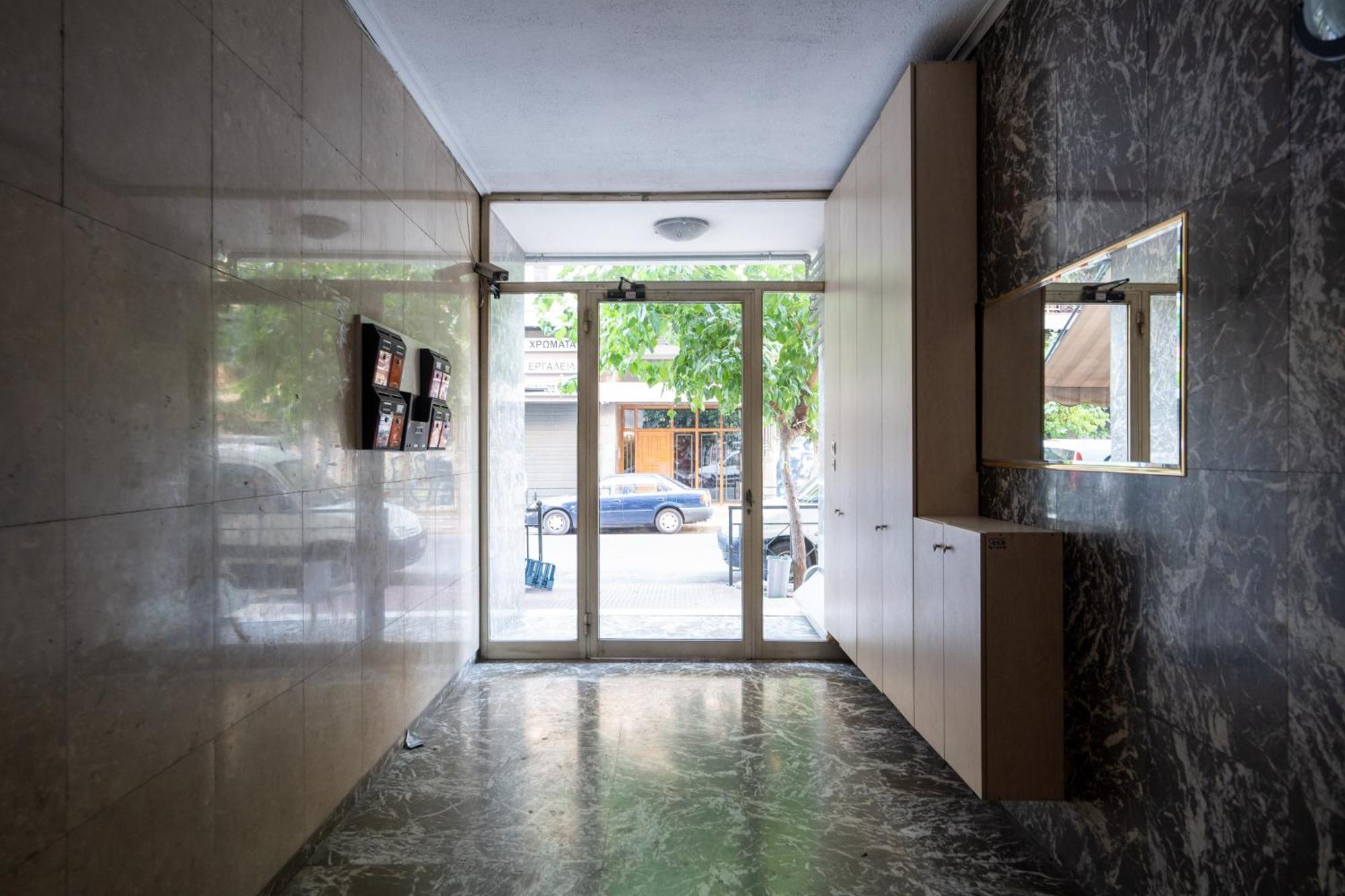 Luxury Apartment Next To The National Museum Афіни Екстер'єр фото