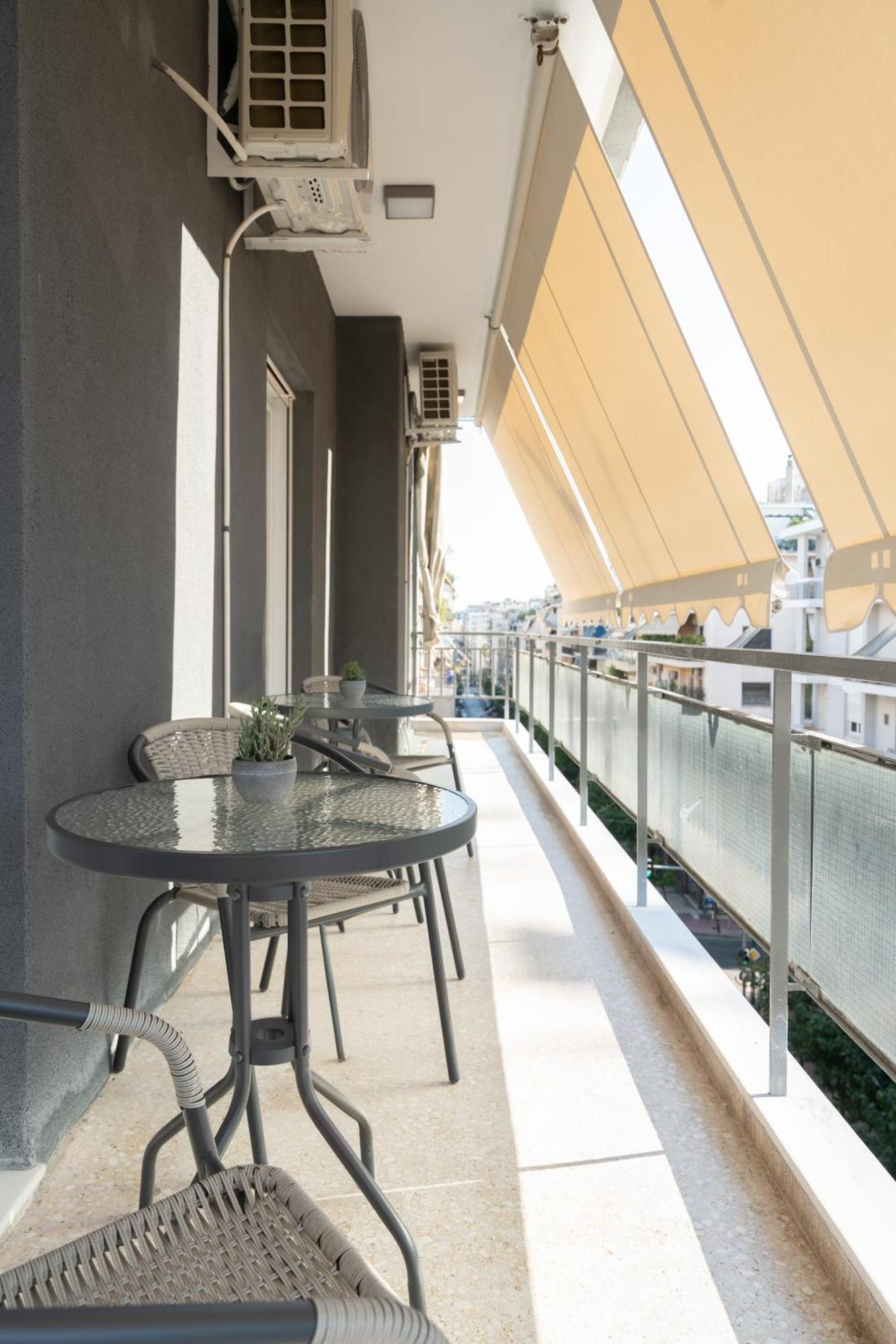 Luxury Apartment Next To The National Museum Афіни Екстер'єр фото